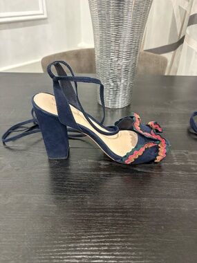 Loeffler Randall Eclipse wrap Sandal size 7